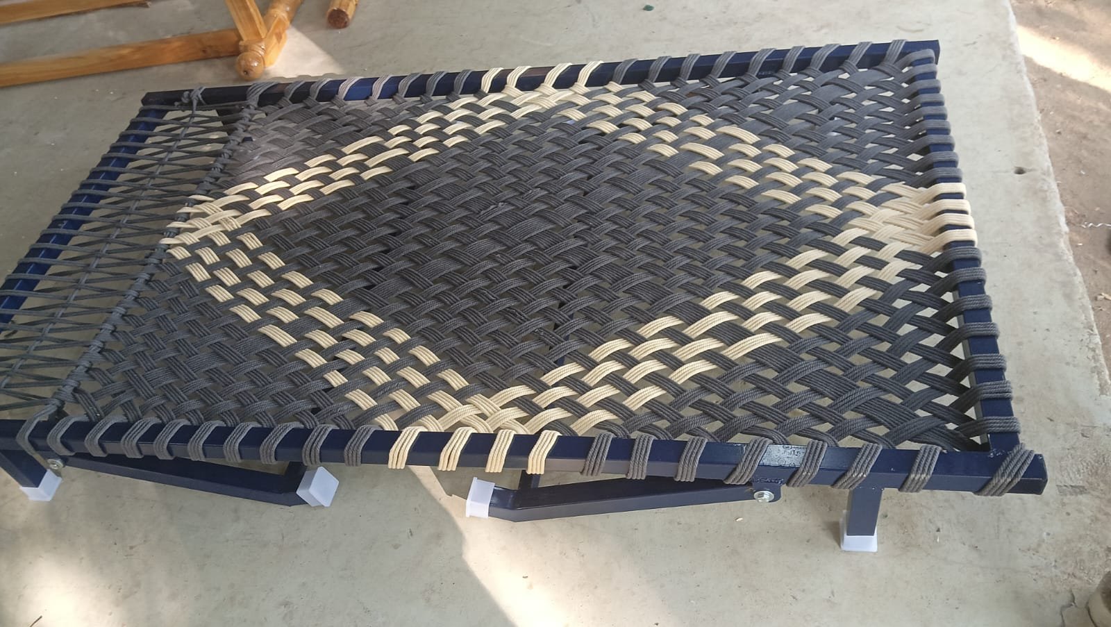 Premium Foldable Metal Leg Kattil
                    loading=